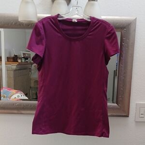 ALO Yoga Rich Plum Short Sleeve Tee